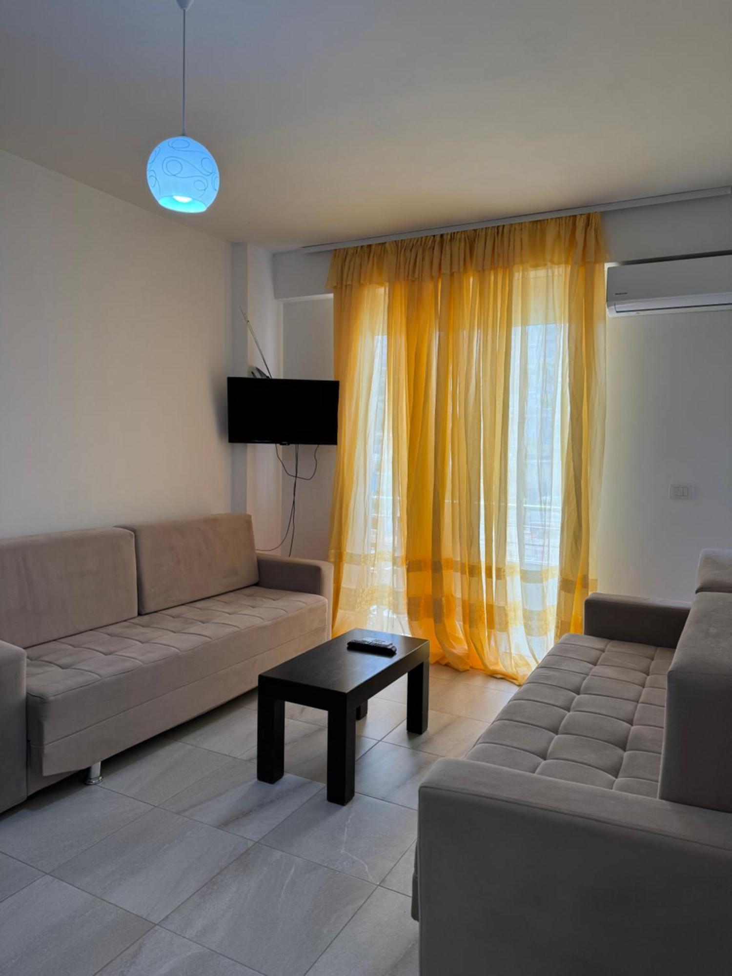 L.T. Noy'S Apartment Sarandë Buitenkant foto